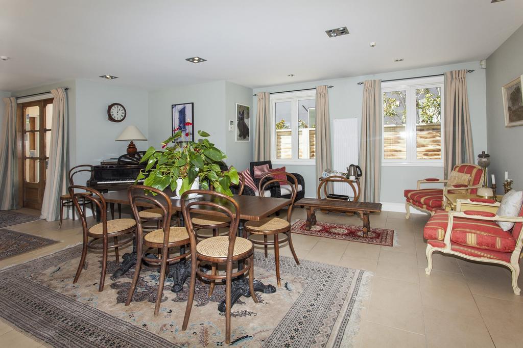 Le Petit Hotel Christchurch Bagian luar foto