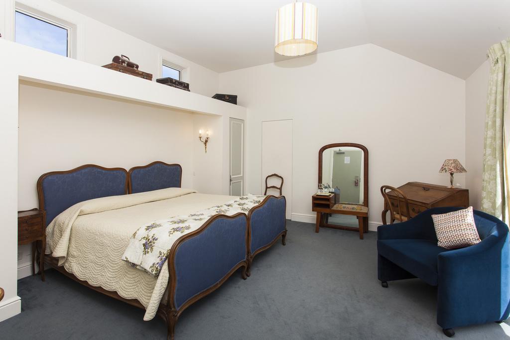 Le Petit Hotel Christchurch Bagian luar foto